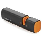 Fiskars Xsharp™ Axe and Knife Sharpener – Dual-Use Tool Sharpener for Precision and Durability – Garden Tool - Image 2